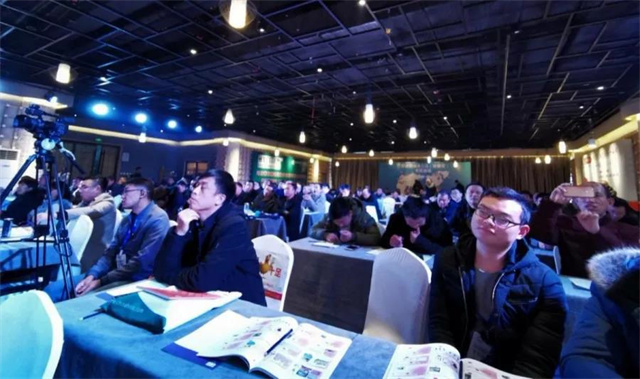 河北蛋雞自辦料聯(lián)合發(fā)展大會(huì )